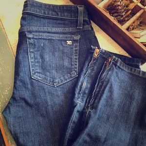 Joe’s Jeans Chelsea Crop with ankle zipper